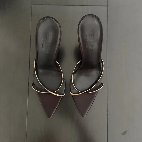 FEMME LA The Russo Slipper in Black/Gold - Picture 10 of 12